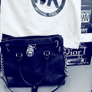 MK Large Blk Hamilton perfect condition w/ MK initials silver hardware